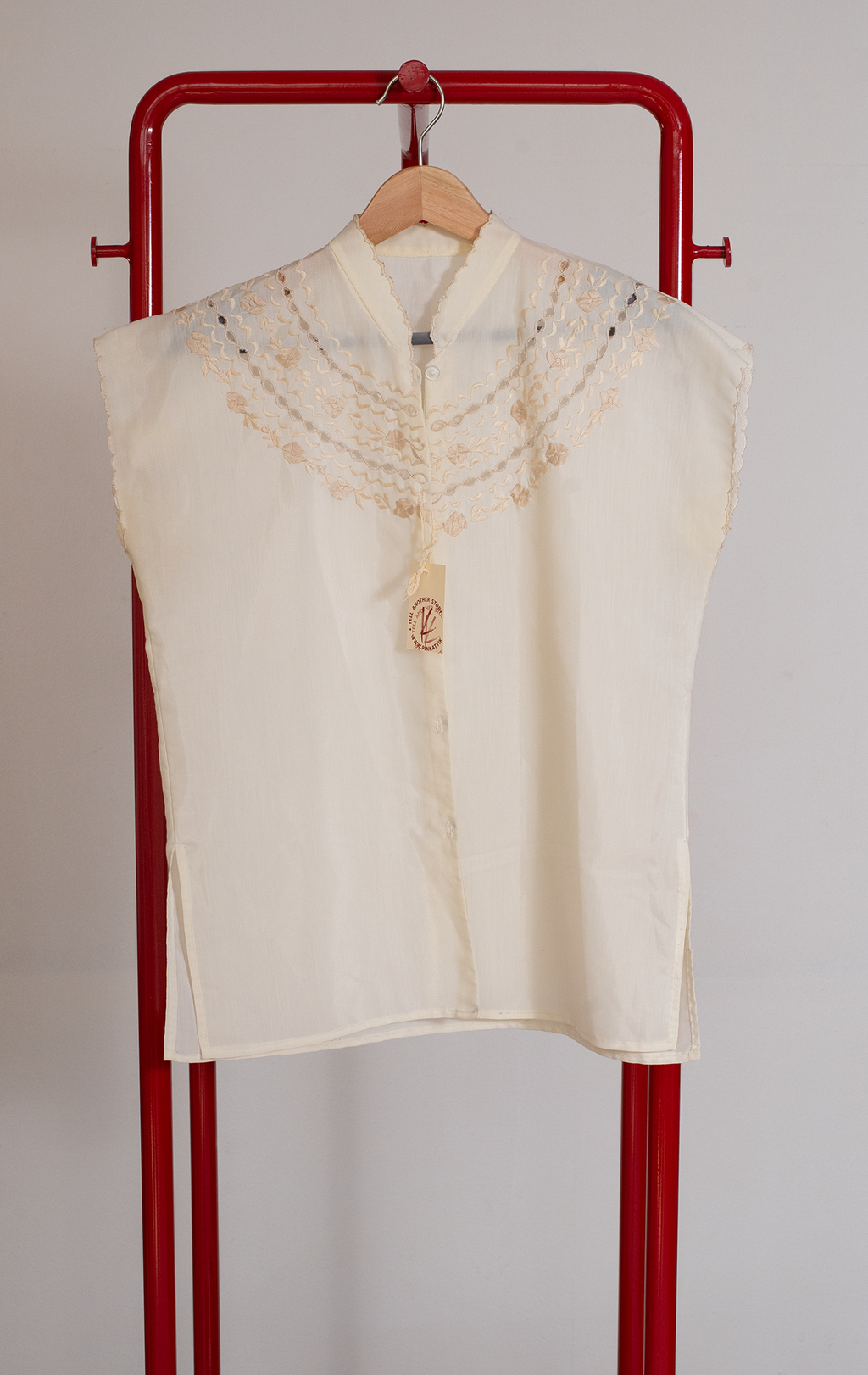 SHIRT - Beige vintage with embroidery - Small/ Medium