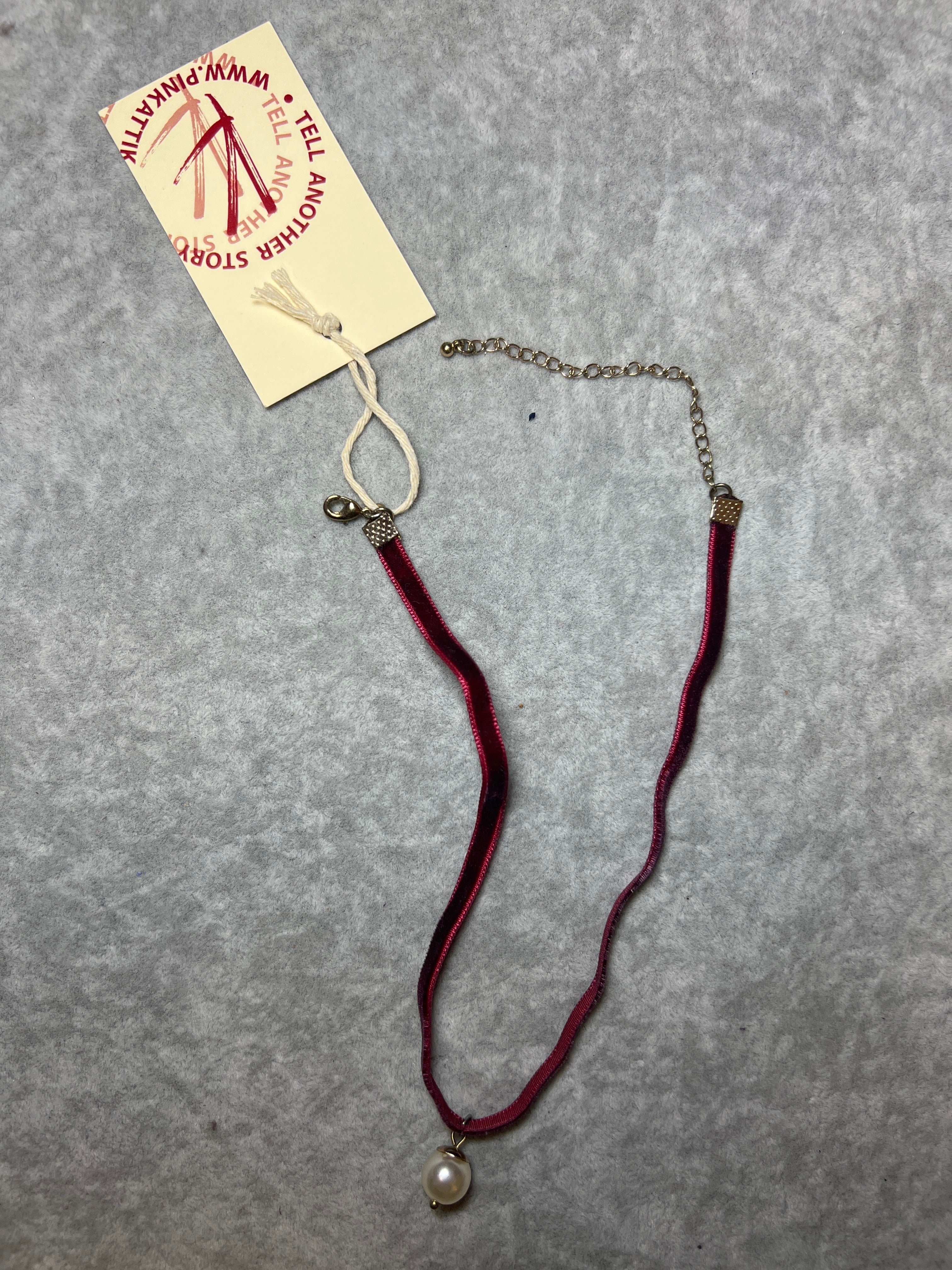 CHOKER - Velvet red with pearl