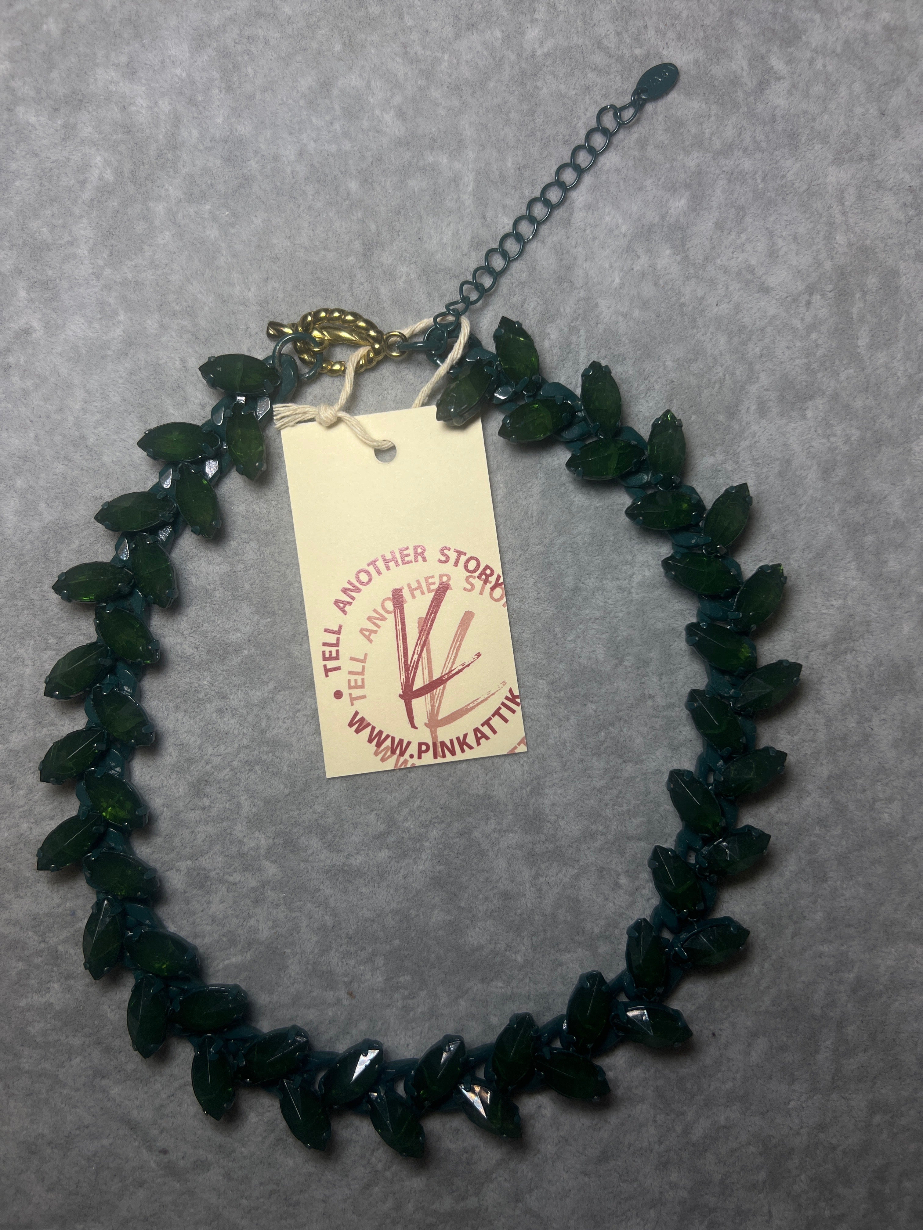 ZARA NECKLACE - Forest green stones