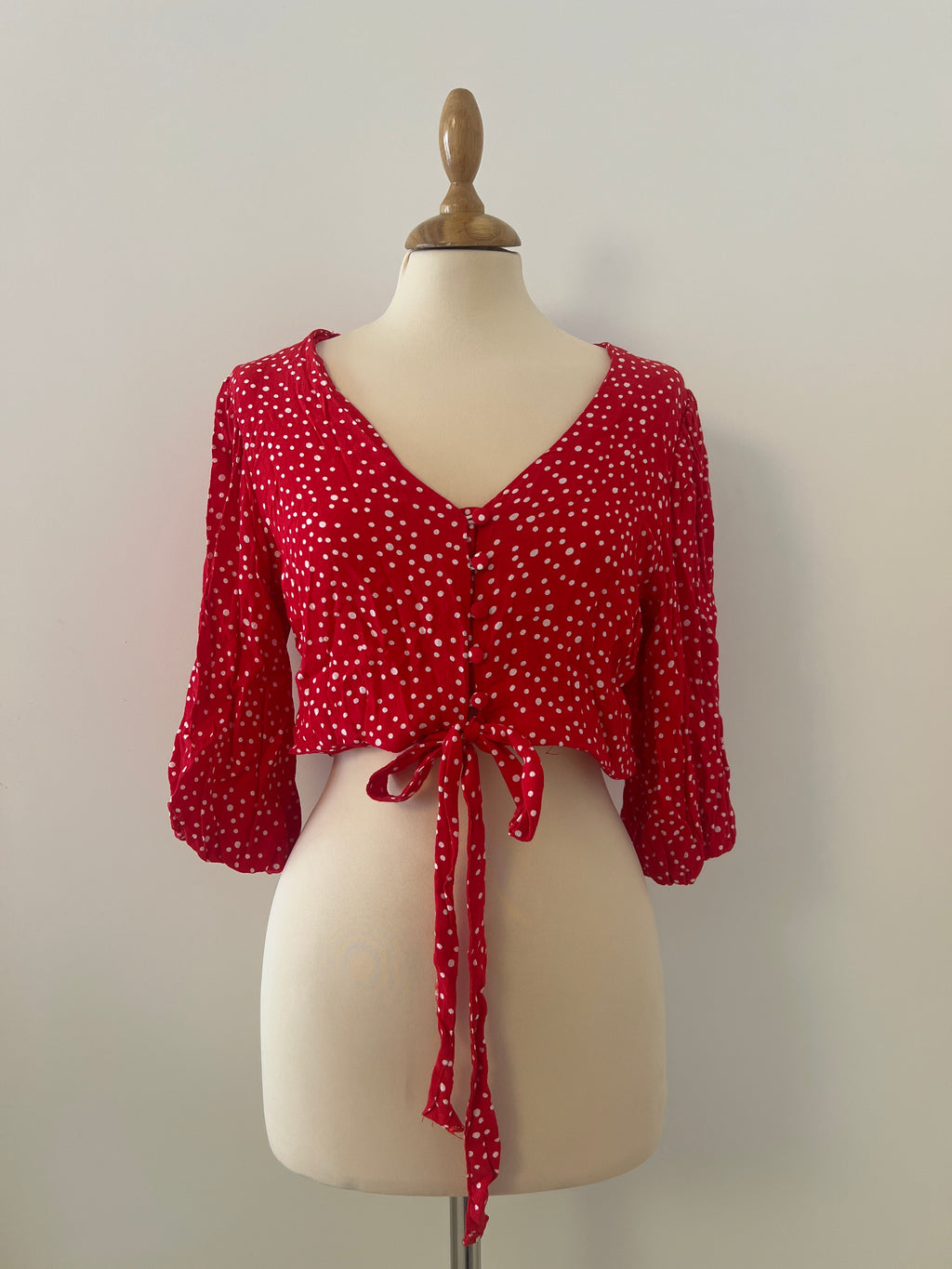 NEW MISSION TOP - Red polka dots white - Large