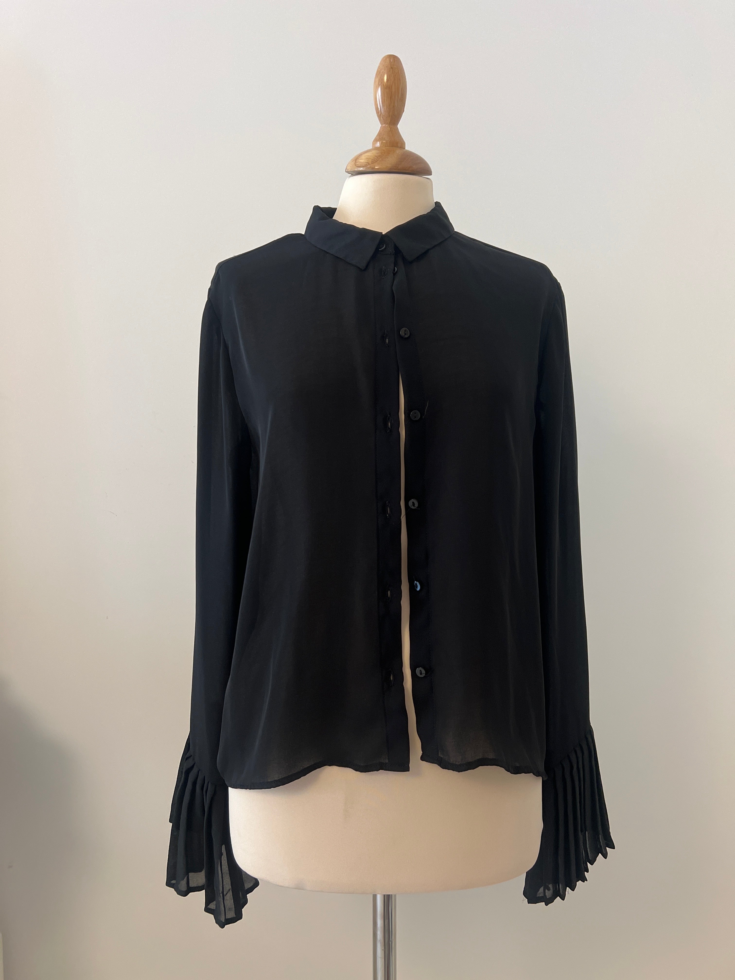 BERSHKA SHIRT - Black with pleated sleeves - Large