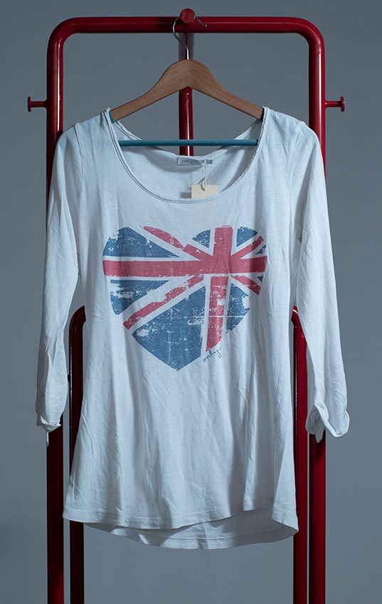 ONLY TOP - White with Flag print - Medium