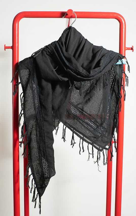SCARF - Black with fringes - 110 x 110 cm