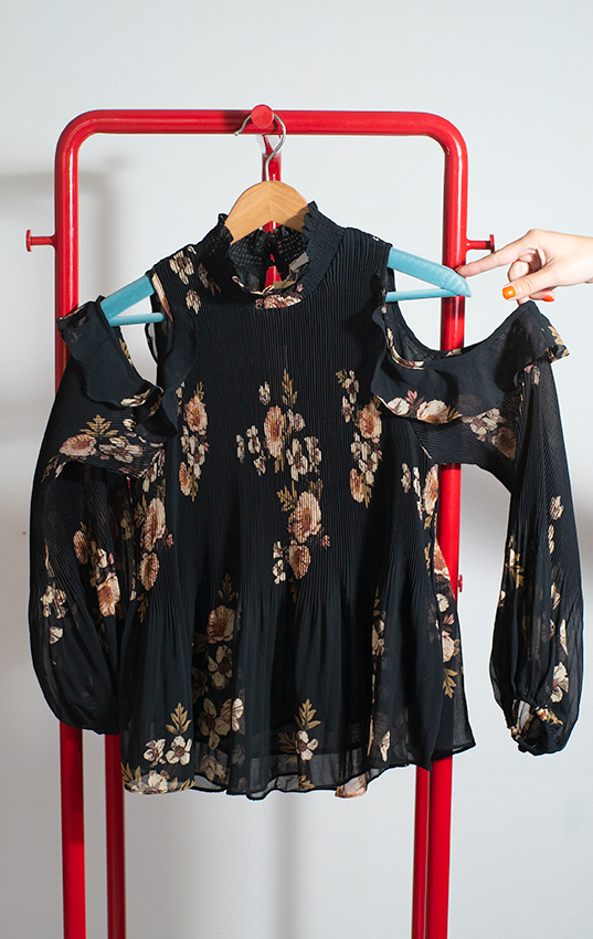 ASTR TOP - Black with beige flowers - Small