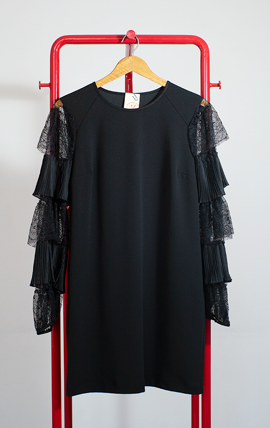 IMPERIAL DRESS - Black with lace sleeves - Medium