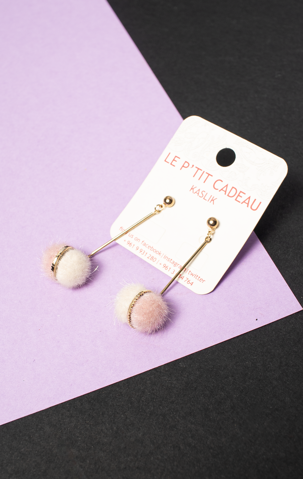 LE P'TIT CADEAU EARRINGS - Gold stud with faux fur bubbles pink & beige