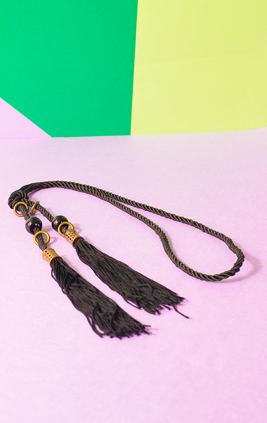 NECKLACE - Black thread with tassels