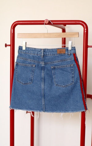 KIDS SUBDUED SKIRT - Denim blue with red stripes - Small