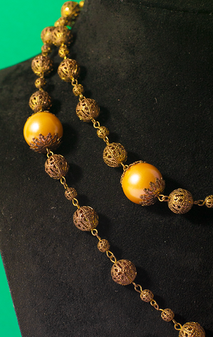 NECKLACE - Bronze beads & yellow pearls