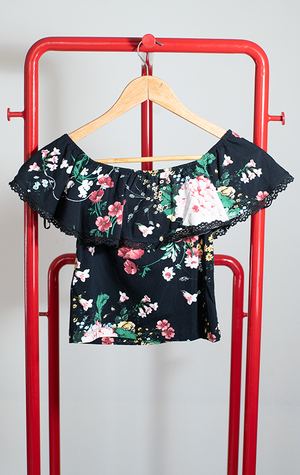 STRADIVARIUS TOP - Black with floral pattern off the shoulder - Small