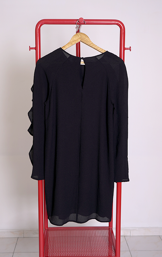 H&M DRESS - Black with ruffles on sleeves - Small